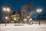 Fototapeta  - zima w Opolu i Biblioteka Miejska w Opolu zimą w nocy
