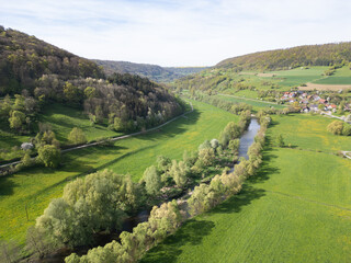 Wall Mural - Idyllisches Kochertal in der Nähe von Braunsbach