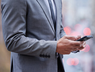Aufkleber - Phone, hands or businessman in city for travel, chat or online map guide for location tracking. Smartphone, app or entrepreneur in New York for job opportunity or web communication for taxi service