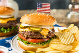 Fototapeta Kuchnia - Patriotic American Memorial Day Cheeseburger