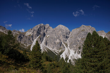 Summer Hike Through Schlick with Western Mountain Views