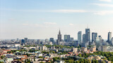 Fototapeta Miasto - Warszawa, panorama miasta, niebieskie niebo i delikatne chmury