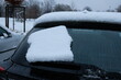 FU 2023-03-08 Schnee 109 Auf dem Autofenster liegt Schnee