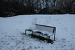 FU 2023-03-08 Schnee 333 Auf der Bank sitzt ein Schneemann