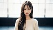 © 善弘 笛 - アジア系の若い女性
