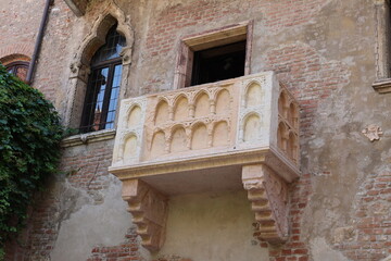 Blick in die Historische Altstadt von Verona in Italien	