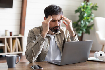 Aufkleber - Man Working on Laptop Computer, Have Difficulties