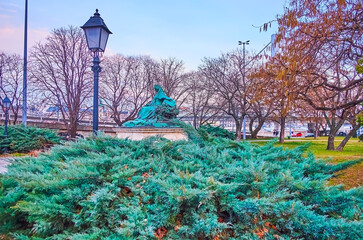 Poster - The statue of Elizabeth Queen of Hungary, Dobrentei Square, Budapest, Hungary