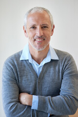 Aufkleber - Entrepreneur, portrait and confident with arms crossed for working in office. Mature executive, happy and confidence for management, senior businessman and hands folded for professional company