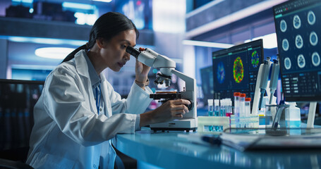 Aufkleber - Medical Research And Development Center: Female Asian Scientist Using Microscope To Analyze Petri Dish Sample. Specialist Developing Innovative Medicine For Treating Mental Disorders Or Pain Relief.