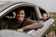 © Rawpixel.com - Happy family road trip photo