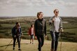 © Rawpixel.com - Friends hiking together, outdoor activity