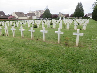 Wall Mural - Cimetière militaire français de Beauvais, Oise, Haut-de-France, France. première guerre mondiale.