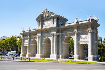 Wall Mural - Puerta de Alcala - Alcala Gate in Madrid, Spain