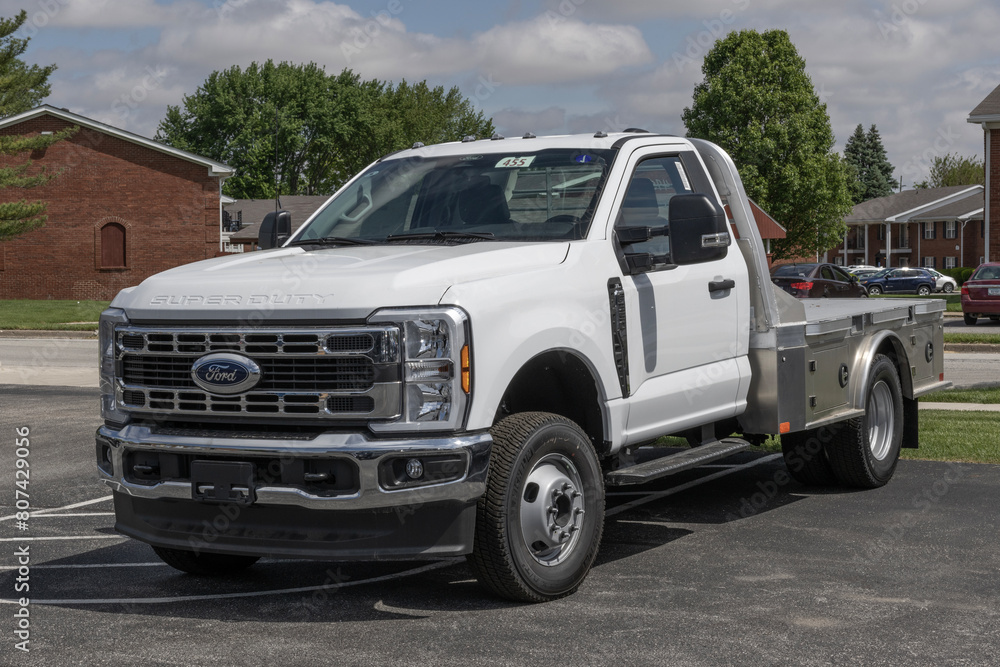 Ford F-350 DRW 4X4 Chassis Regular Cab Flatbed display. Ford also ...