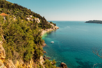 Wall Mural - Plage Jakov avec bateau dans la baie, Dubrovnik