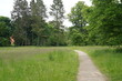 Weg im Lenné-Park im Ortsteil Dahlwitz von Hoppegarten in Brandenburg
