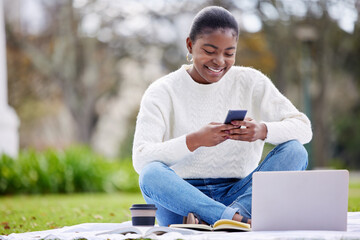 Canvas Print - Woman, smartphone and outside texting with student, contact and education online conversation. Sitting, reading and happy for scholarship notification, break and university campus or elearning chat