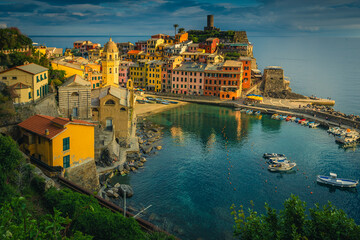 Wall Mural - Amazing Vernazza view with sunset light, Liguria, Italy