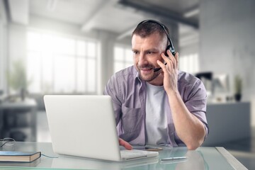 Poster - Call center worker talking for contact support