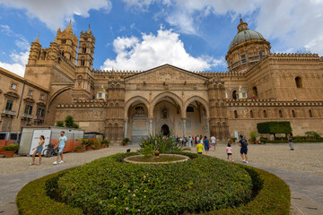 Wall Mural - PALERMO, ITALY, JUNE 15, 2023 - View of Palermo Cathedral or Duomo dedicated to the Holy Virgin Mary of the Assumption in the historic center of Palermo, Italy