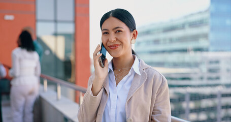 Aufkleber - Woman, business with phone call and discussion, communication and networking outdoor, plan or negotiation at law firm. Lawyer on rooftop, deal or project with connection, chat and corporate contact