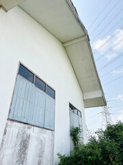 Canvas Print - modern building in the city