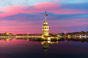 Wall Mural - Maiden's or Leander's Tower in the Marmara sea, twilight view, Istanbul