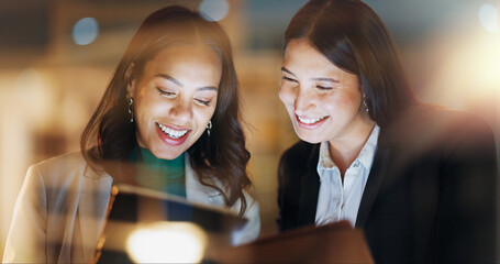 Aufkleber - Laptop, tablet and collaboration with business people at night in the office together for teamwork. Technology, smile and a happy employee team of women working on a project or report in the evening