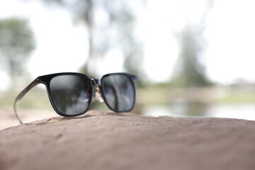 Canvas Print - sunglasses on the beach