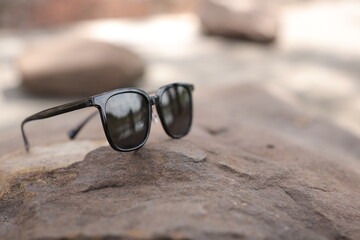 Canvas Print - sunglasses on the sand