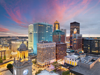 Sticker - Des Moines, Iowa, USA Skyline at Dusk