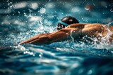 cloase-up nadador profesional compitiendo en los juegos olímpicos, prueba de natación 100 metros récord del mundo