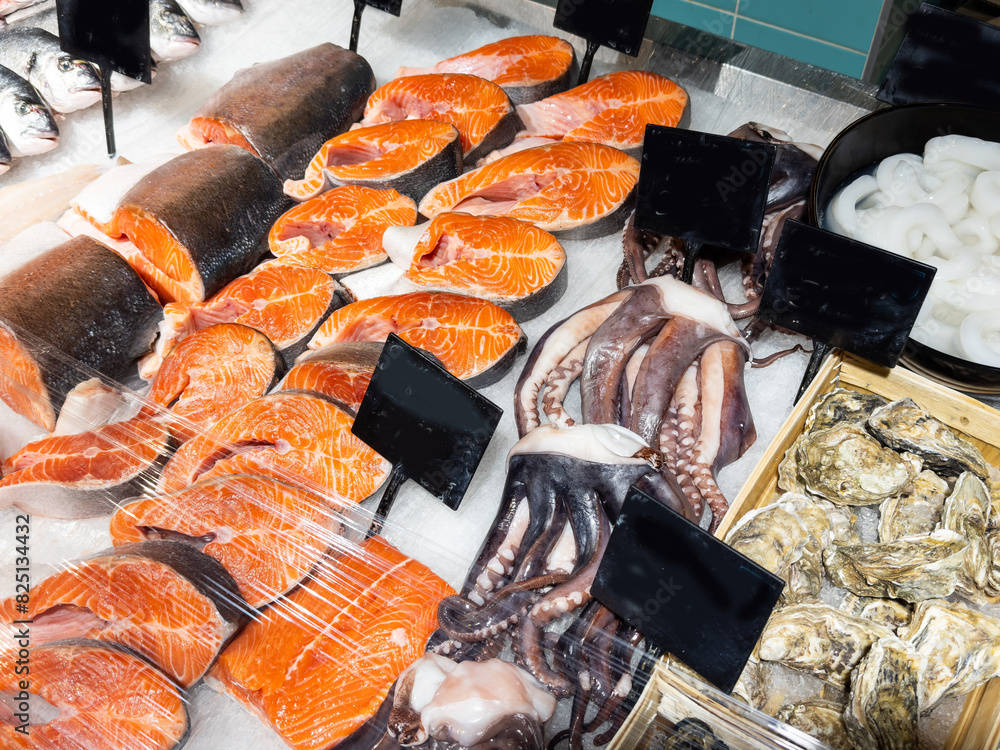 Fish market, fresh fish in street market, fresh fish, social issue ...