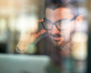 Aufkleber - Office, man and reading with glasses on laptop with news, info and journalist with online article. Press, media and writer with research on internet, website and post report with analysis of truth