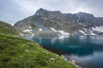 Wall Mural - Alla-Askyr Lake. Altai mountains. Russia