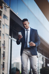 Aufkleber - Black man, cellphone and business travel with city building or networking as real estate agent, app or smile. Male person, takeaway coffee and client deal in downtown Atlanta, professional or commute