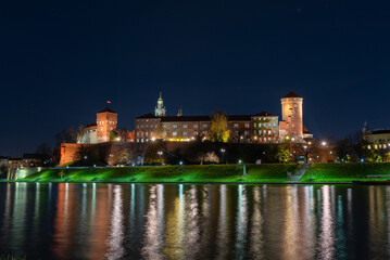 Wall Mural - Majestic nighttime view of wawel castle in krakow