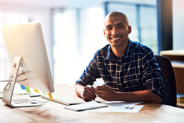 Poster - Portrait, smile and business man on computer in creative startup office for career or job in Brazil. Face, happy professional and entrepreneur on desktop, employee and editor with pen for writing