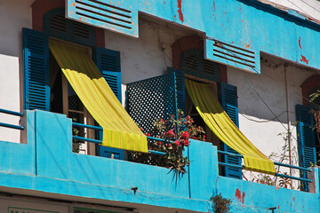 Canvas Print - The vintage balcony of the house in Saint-Louis, Senegal, West Africa