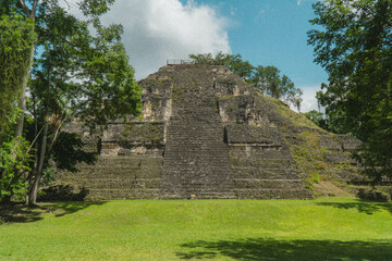 tikal maya pyramiden