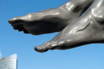 Close-up of the feet in the sculpture