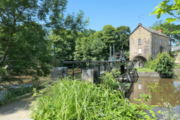 Water mill and dam, Canal d'Ille-et-Rance, Moulin de Robinson, Saint Grégoire,  Ille et Vilaine, Bretagne, France