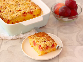Canvas Print - Fruit crumble topping cake, sliced