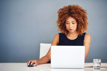 Aufkleber - Business, studio and woman with planning, laptop and mockup for online project, research or admin. Thinking, reading and consultant at desk with computer, networking and agenda on blue background.