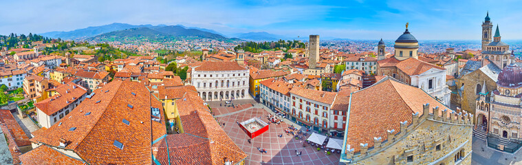 Canvas Print - Top panorama of Bergamo Alta centre from Palazzo della Podesta, Italy