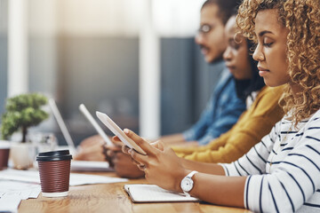 Aufkleber - Woman, tablet and office meeting with group in office as web developer in internship for company in workshop. Female person, tech and digital agency for skills, growth and career in brand design