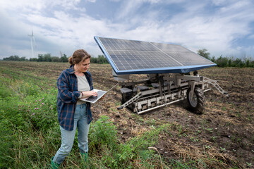 Poster - Farmer controls autonomous agricultural machine powered by solar energy