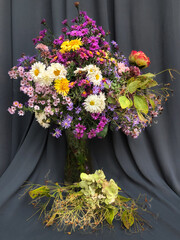 Canvas Print - Romantic bouquet of autumn flowers and rustic garden plants.