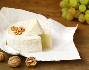 Poster - camembert brie cheese with grapes and nuts